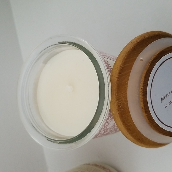 Threshold Spring Candle, Rhubarb, Sugarcabe & Tonka - Picture 4 of 4